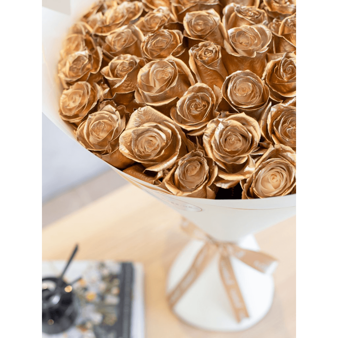 Bouquet de 50 roses en or 4 | The Luxury Box