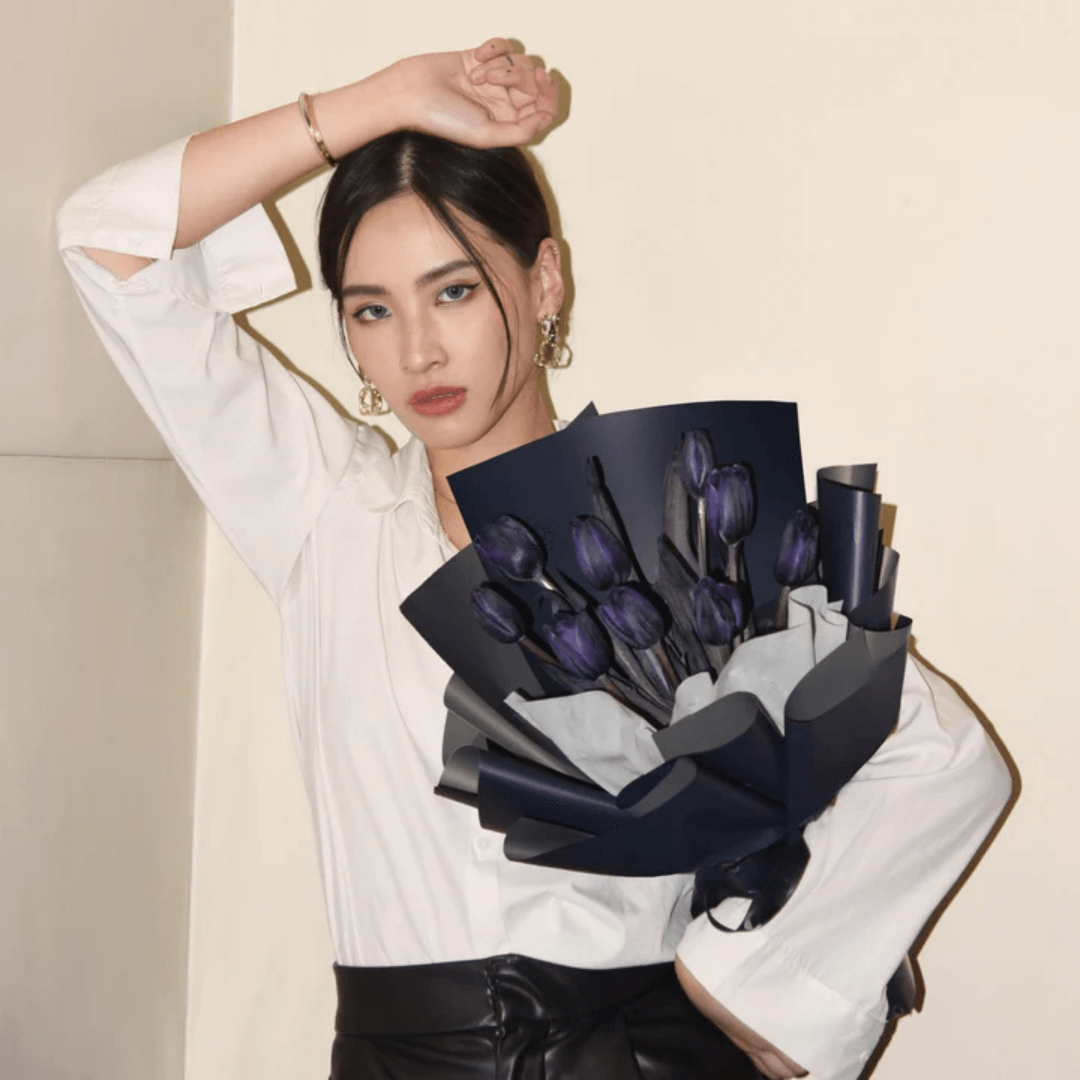 Fresh Flower Bouquet Navy Blue Tulips 2 | The Luxury Box