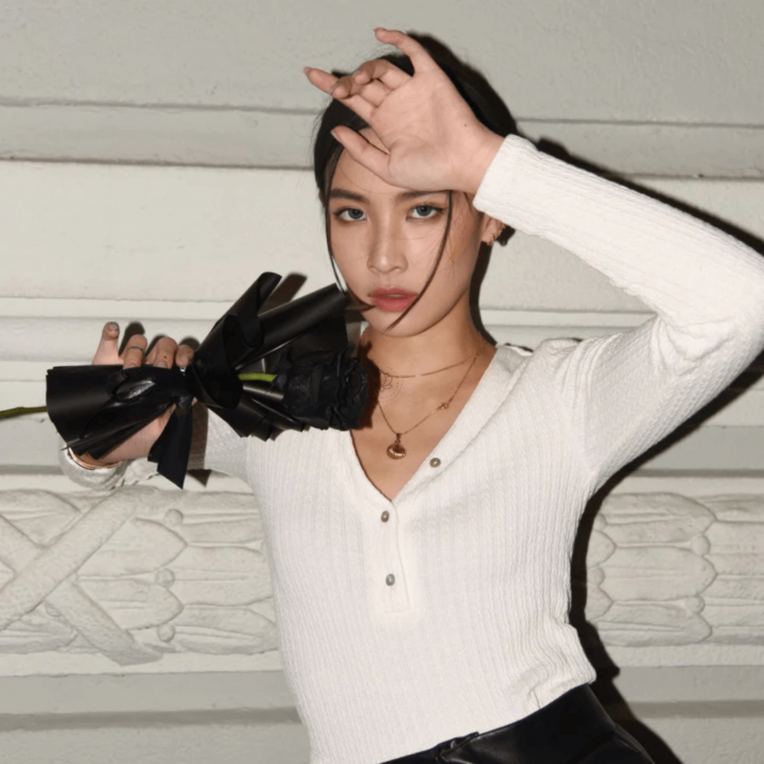 Fresh Flower Bouquet Single Wine Black Rose 2 | The Luxury Box