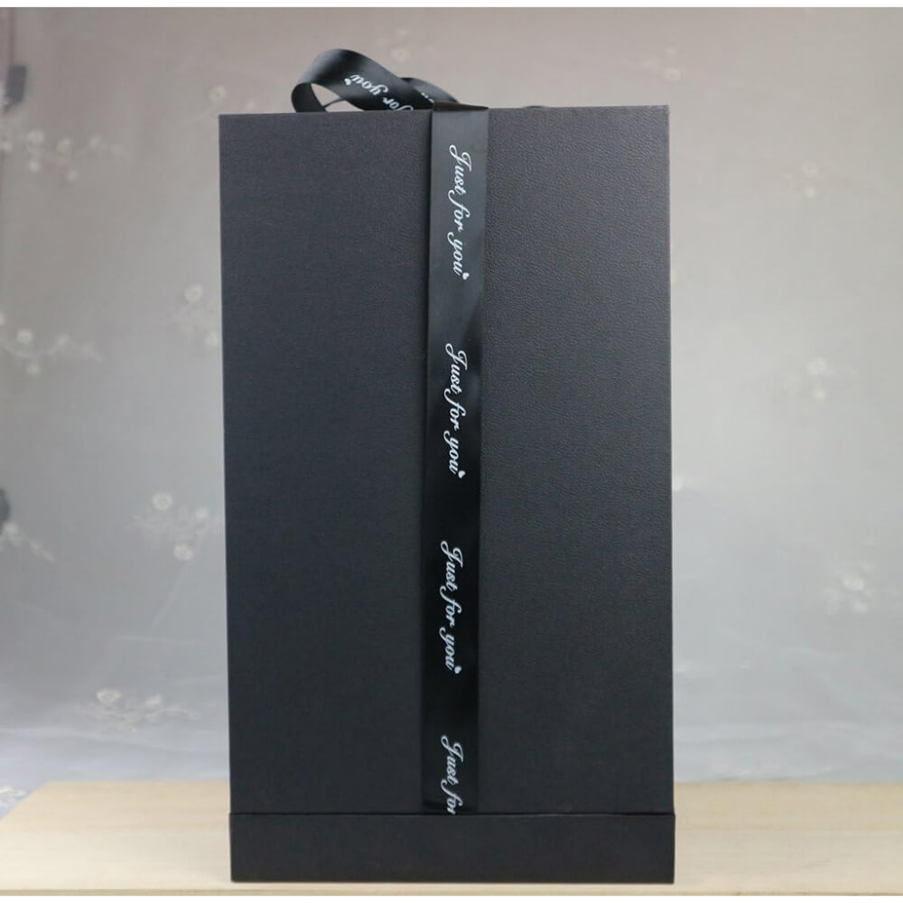 Rose
  Deluxe Cloche